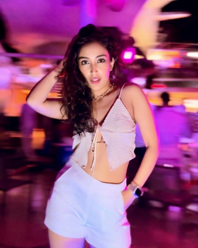 Actress priyamvada kant spells magic with her beautiful stills-Mtvsplitsvilla, Naagin, Priyamvada Kant, Priyamvadakant, Tvactress Photos,Spicy Hot Pics,Images,High Resolution WallPapers Download