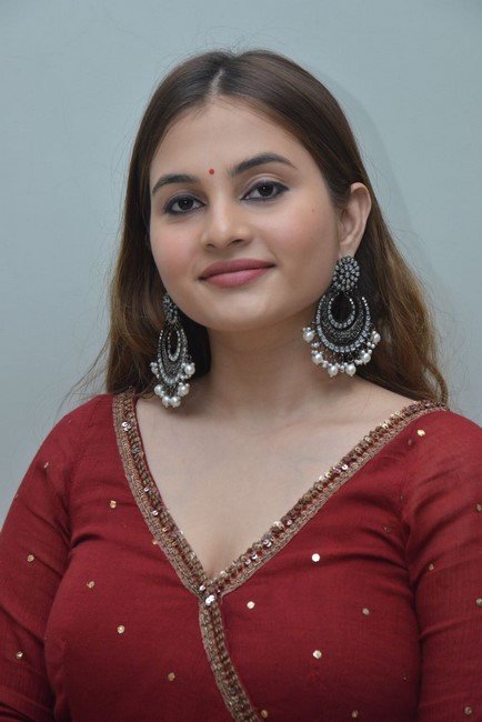 Actress ramya pasupuleti stills-Actressramya, Ramyapasupuleti Photos,Spicy Hot Pics,Images,High Resolution WallPapers Download
