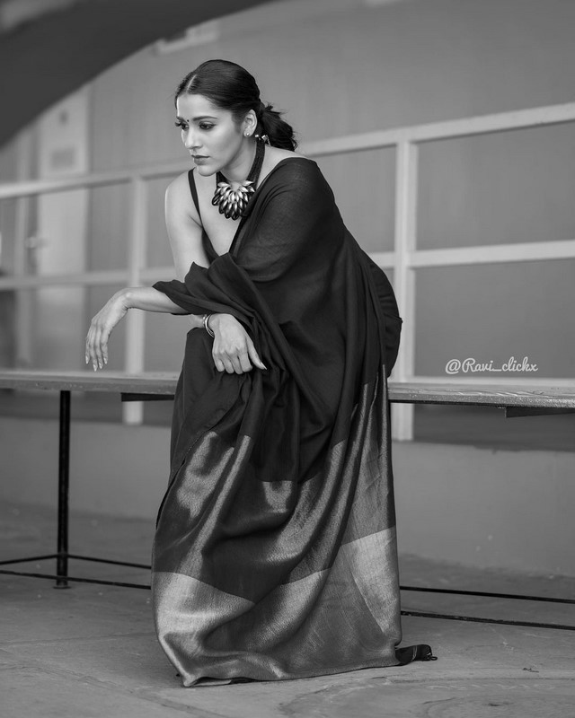 Actress rashmi gautam these pictures will brighten up our mood-Actressrashmi, Rashmi Gautam Photos,Spicy Hot Pics,Images,High Resolution WallPapers Download