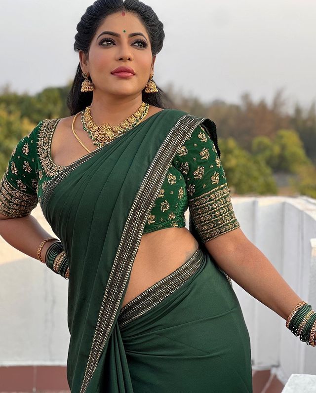 Actress reshma pasupuleti raises the hotness with these spicy poses-Actressreshma Photos,Spicy Hot Pics,Images,High Resolution WallPapers Download