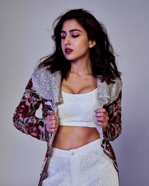Actress sara ali khan is too hot to handle in this pictures-Actress, Actresssara, Adda, Sara Ali Khan, Saraali, Sara Khan, Sara Khana, Southactress, Terevaste Photos,Spicy Hot Pics,Images,High Resolution WallPapers Download