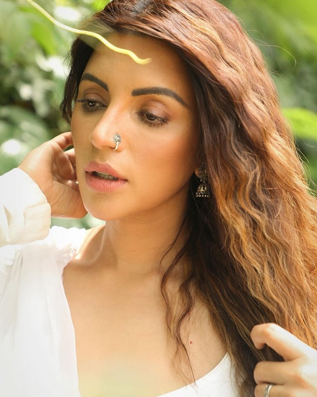 Actress shama sikander oozing beauty with khatarnak poses-Shamasikander, Shama Sikander Photos,Spicy Hot Pics,Images,High Resolution WallPapers Download