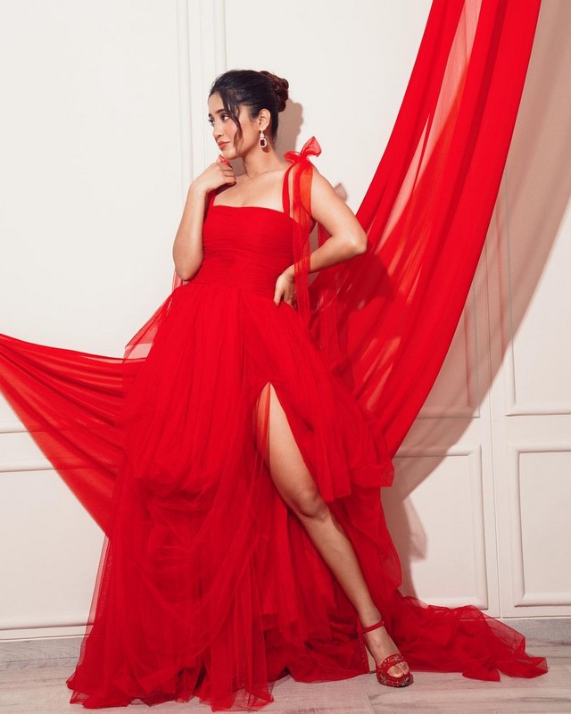 Actress shivangi joshi these pictures will shake the internet-Shivangijoshi, Actressshivangi, Shivangi Joshi Photos,Spicy Hot Pics,Images,High Resolution WallPapers Download