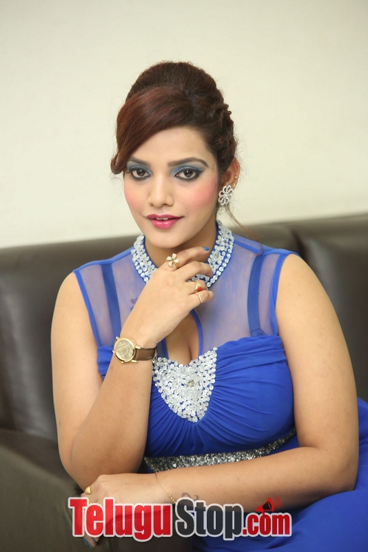 Actress sk attiya hot stills gallery- Photos,Spicy Hot Pics,Images,High Resolution WallPapers Download