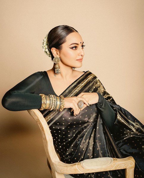 Actress sonakshi sinha latest images-Actresssonakshi, Hotactress, Indianactress, Sonakshi Sinha, Sonakshisinha Photos,Spicy Hot Pics,Images,High Resolution WallPapers Download