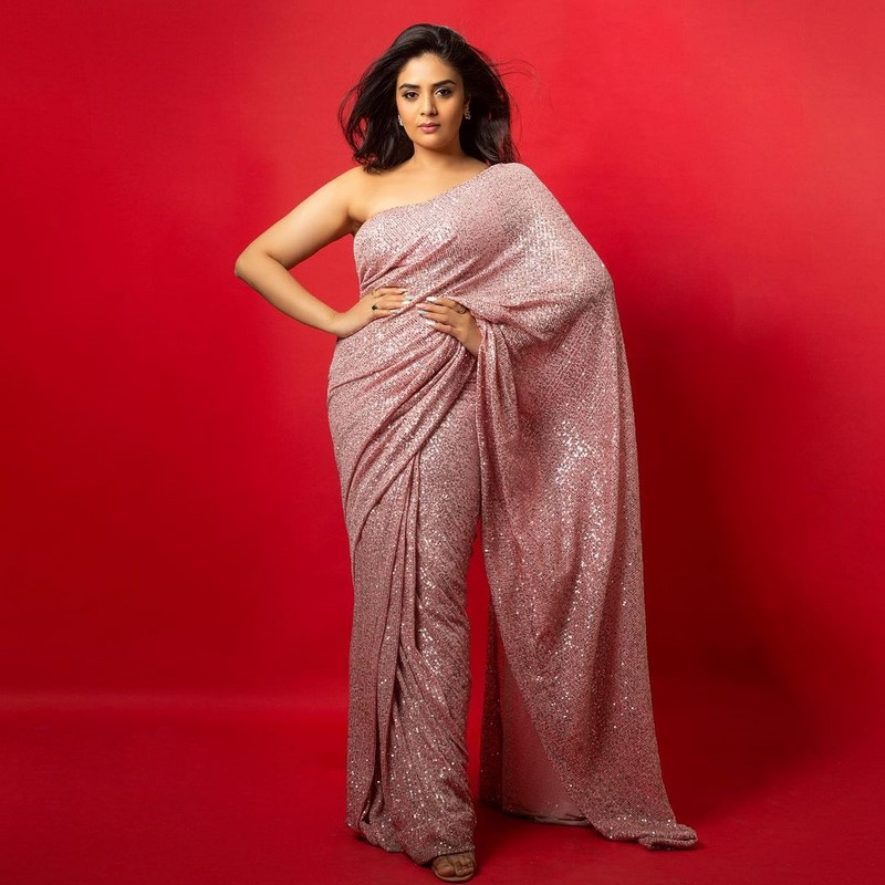 Actress sreemukhi glamorous looks images are winning the internet-Anchorsrimukhi, Sreemukhi, Srimukhi Mother Photos,Spicy Hot Pics,Images,High Resolution WallPapers Download