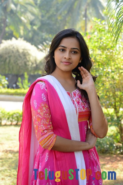 Actress sri divya new photos- Photos,Spicy Hot Pics,Images,High Resolution WallPapers Download