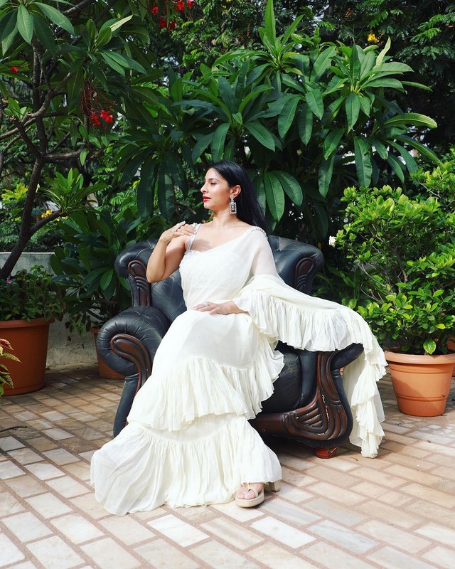 Actress tanishaa mukerji looks mesmerizing in the stunning outfit-Tanishaamukerji, Actresstanishaa Photos,Spicy Hot Pics,Images,High Resolution WallPapers Download