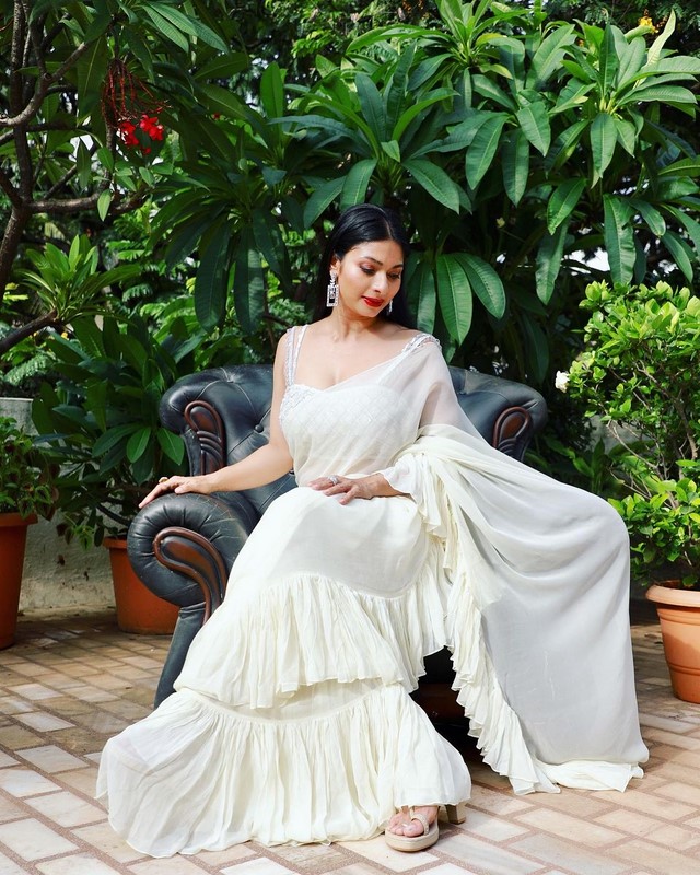 Actress tanishaa mukerji looks mesmerizing in the stunning outfit-Tanishaamukerji, Actresstanishaa Photos,Spicy Hot Pics,Images,High Resolution WallPapers Download