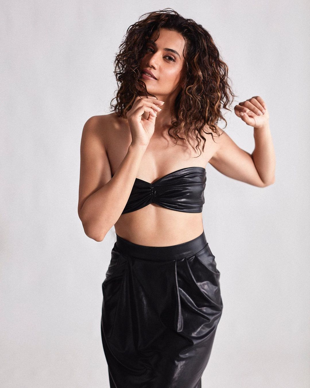 Actress tapsee pannu spells magic with her bold looks-Taapsee Latest, Taapseepannu, Taapsee Pannu Photos,Spicy Hot Pics,Images,High Resolution WallPapers Download