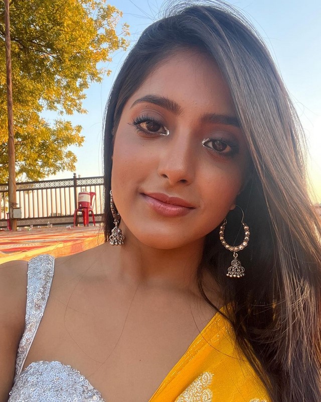 Actress ulka gupta spells magic on us with her pictures-Actressulka, Ulka Gupta Photos,Spicy Hot Pics,Images,High Resolution WallPapers Download