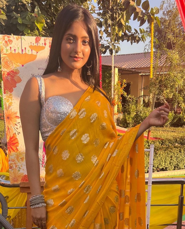 Actress ulka gupta spells magic on us with her pictures-Actressulka, Ulka Gupta Photos,Spicy Hot Pics,Images,High Resolution WallPapers Download