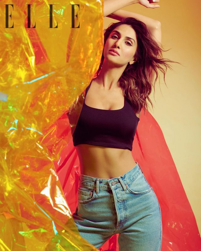 Actress vaani kapoor hot trendy clicks-Actressvaani, Mindbollywood, Vaani Kapoor, Vaanikapoor Photos,Spicy Hot Pics,Images,High Resolution WallPapers Download