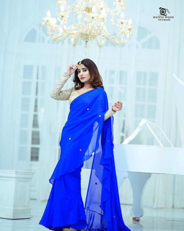Actress vasanthi krishnan looks graceful and elegant in this pictures-Actressvasanthi, Teluguactress Photos,Spicy Hot Pics,Images,High Resolution WallPapers Download
