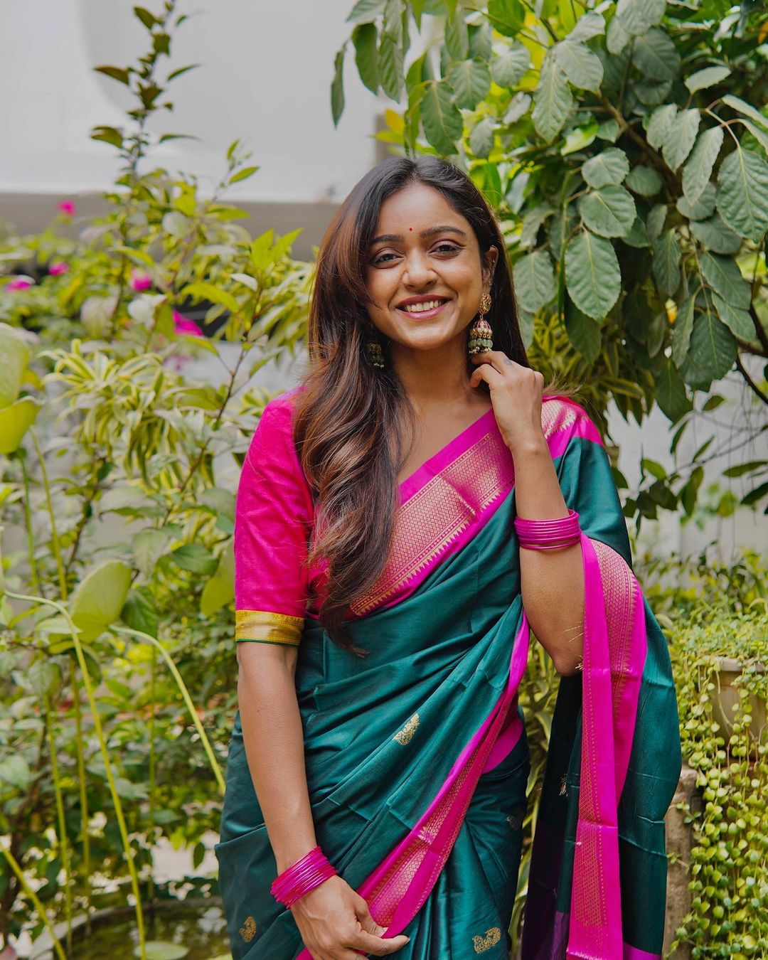 Actress vithika sheru traditional vibes-Actressvithika, Vithika Sheru Photos,Spicy Hot Pics,Images,High Resolution WallPapers Download