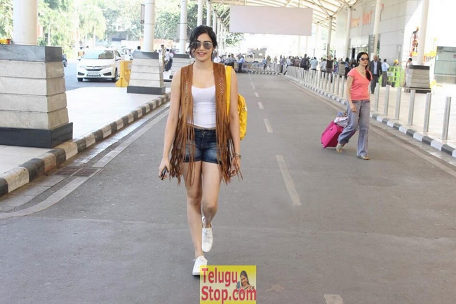 Adah sharma new stills 4- Photos,Spicy Hot Pics,Images,High Resolution WallPapers Download
