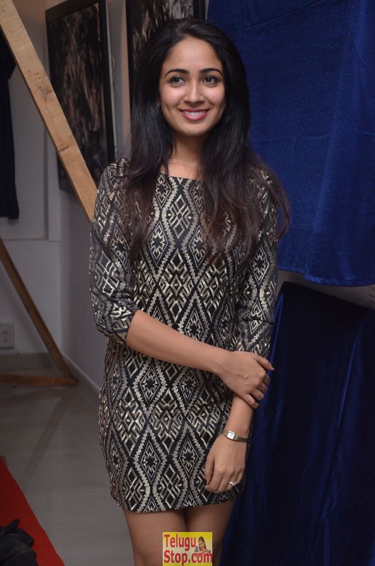 Aditi chengappa new pics- Photos,Spicy Hot Pics,Images,High Resolution WallPapers Download