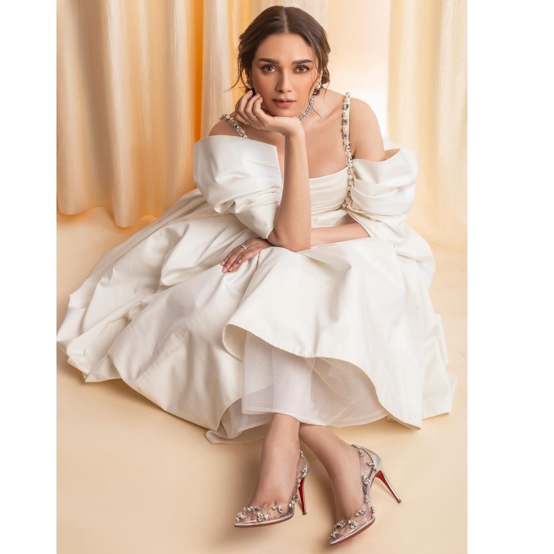 Aditi rao hydari is shaking the internet with her photoshoots-Actressaditi, Aditi Rao, Aditirao, Siddharthaditi Photos,Spicy Hot Pics,Images,High Resolution WallPapers Download