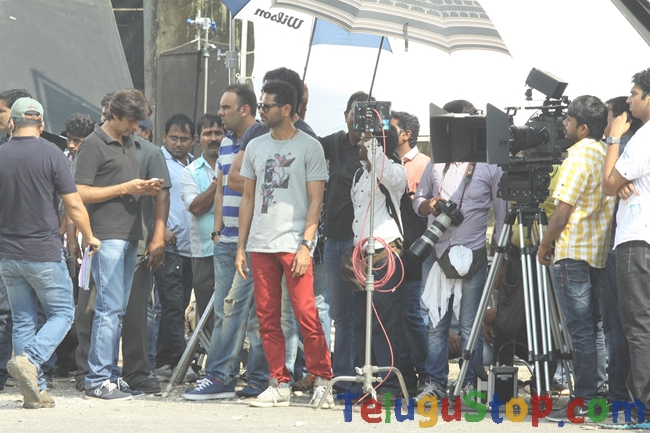 Ajay devgans film action jackson on location stills- Photos,Spicy Hot Pics,Images,High Resolution WallPapers Download