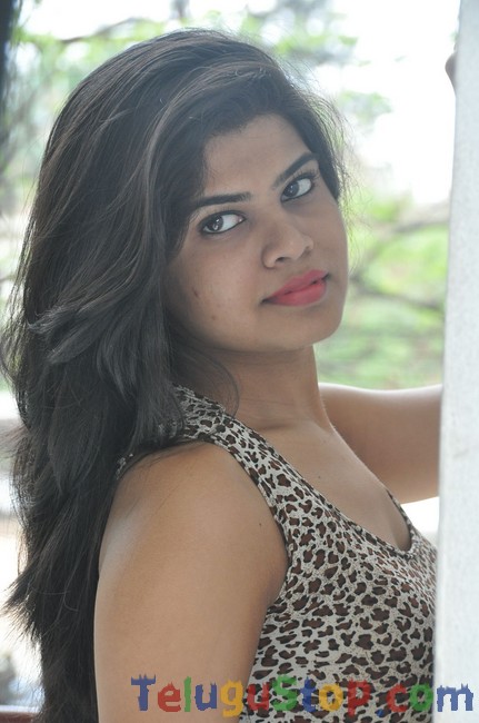 Alekhya stills- Photos,Spicy Hot Pics,Images,High Resolution WallPapers Download