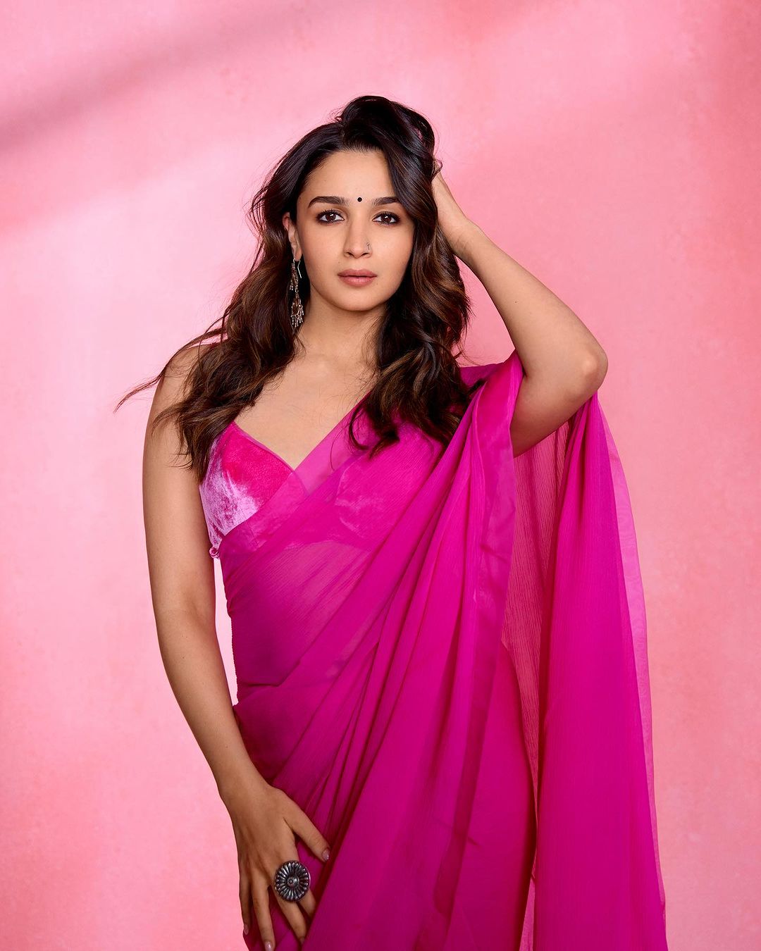 Alia bhatt looks sizziling hot in this saree outfit-Alia Bhatt, Aliabhatt, Bollywoodactess, Bollywood Photos,Spicy Hot Pics,Images,High Resolution WallPapers Download