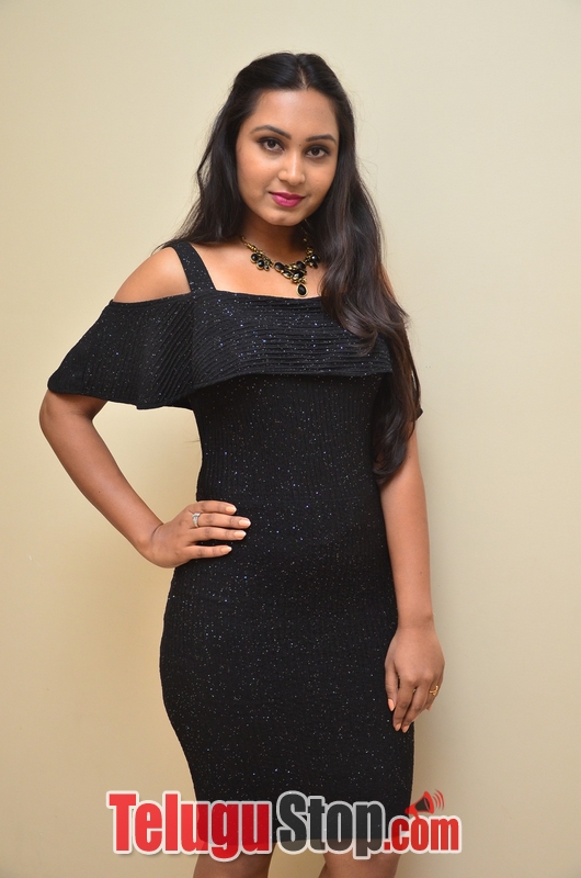 Amulya pics- Photos,Spicy Hot Pics,Images,High Resolution WallPapers Download