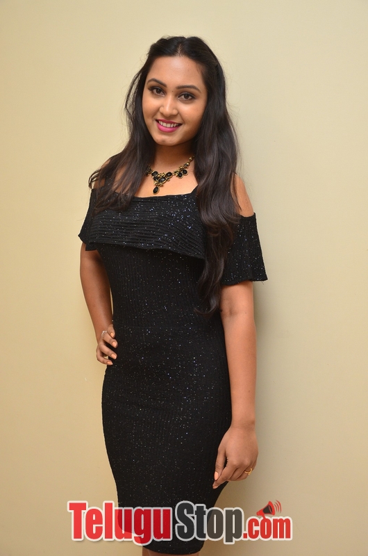 Amulya pics- Photos,Spicy Hot Pics,Images,High Resolution WallPapers Download