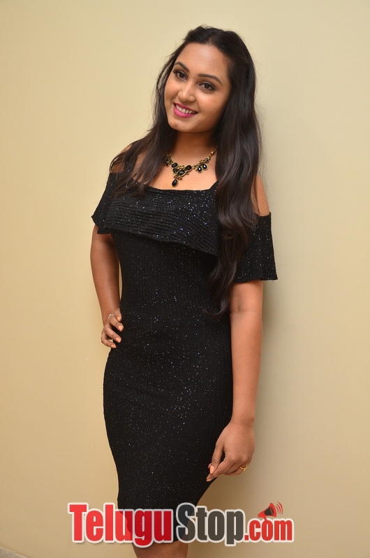 Amulya pics- Photos,Spicy Hot Pics,Images,High Resolution WallPapers Download