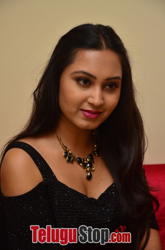 Amulya pics- Photos,Spicy Hot Pics,Images,High Resolution WallPapers Download