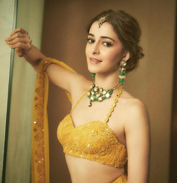 Ananya pandey is shining in a stunning look in saree-Actressananya, Ananya Panday, Ananyapandaym, Ananya Pandey, Ananyapandey Photos,Spicy Hot Pics,Images,High Resolution WallPapers Download