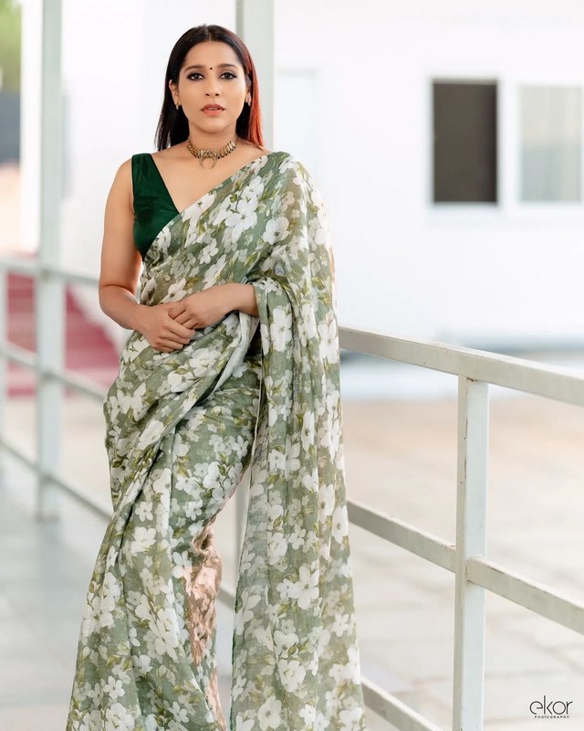 Anchor rashmi gautam looks graceful and elegant in this pictures-Rashmigautam, Actressrashmi, Anchorrashmi, Rashmi Gautam Photos,Spicy Hot Pics,Images,High Resolution WallPapers Download