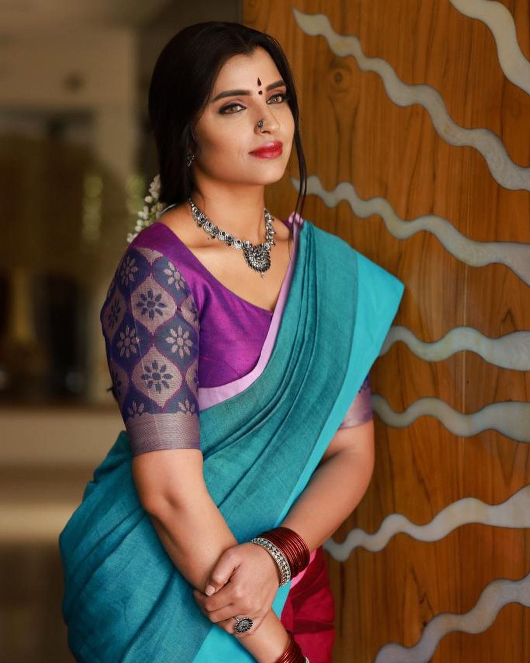 Anchor syamala looks graceful and classy in this clicks-Anchor Syamala, Syamala, Syamala Gallery Photos,Spicy Hot Pics,Images,High Resolution WallPapers Download