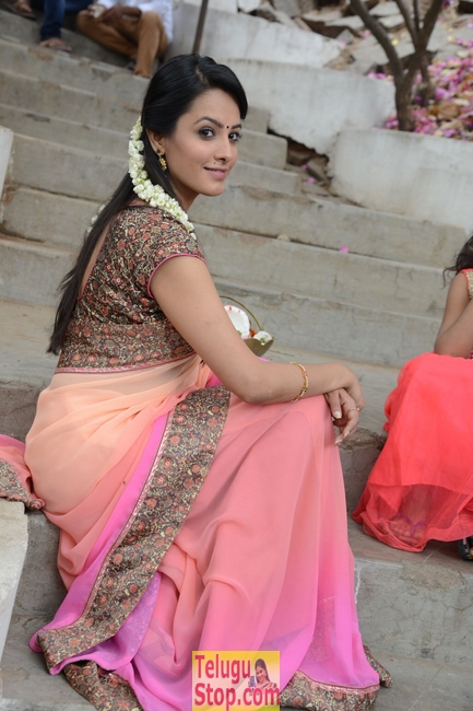 Anitha latest stills- Photos,Spicy Hot Pics,Images,High Resolution WallPapers Download