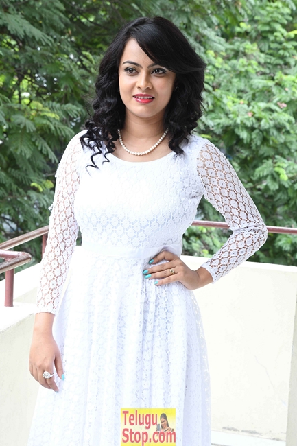 Athidhi new stills- Photos,Spicy Hot Pics,Images,High Resolution WallPapers Download