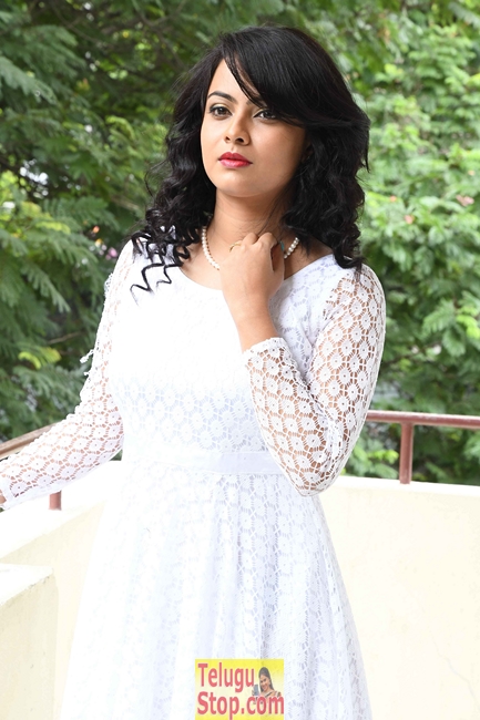 Athidhi new stills- Photos,Spicy Hot Pics,Images,High Resolution WallPapers Download