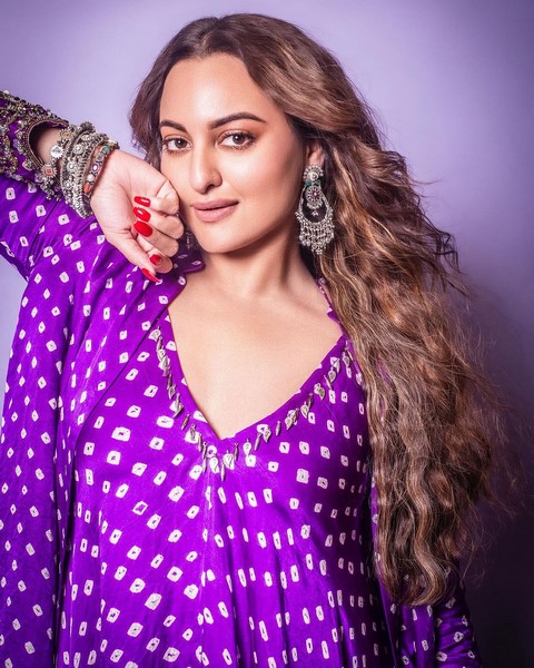 Attractive pictures of sonakshi sinha-Mungdasonakshi, Noorsonakshi, Salman Sonakshi, Sonakshi, Sonakshi Sinha, Sonakshisinha Photos,Spicy Hot Pics,Images,High Resolution WallPapers Download