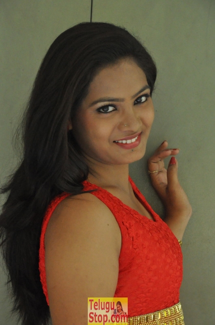 Avanthika latest stills- Photos,Spicy Hot Pics,Images,High Resolution WallPapers Download