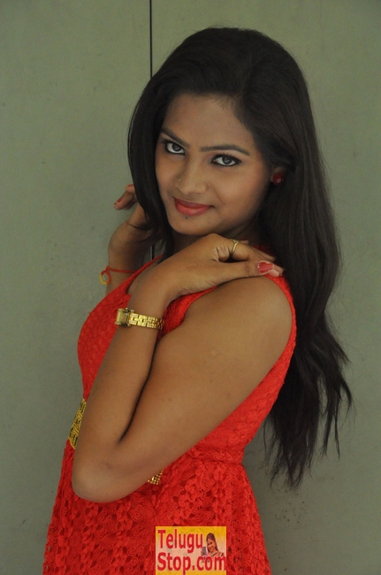 Avanthika latest stills- Photos,Spicy Hot Pics,Images,High Resolution WallPapers Download