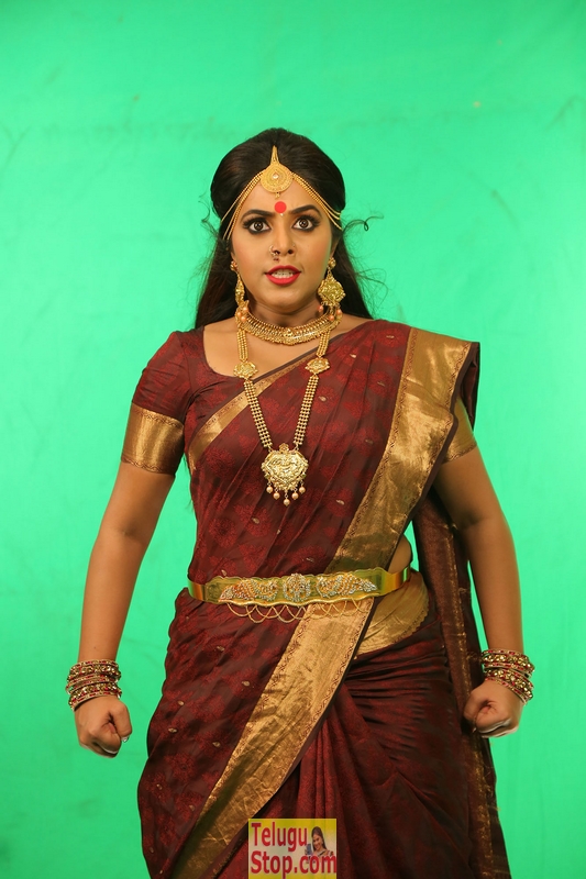 Avanthika movie stills- Photos,Spicy Hot Pics,Images,High Resolution WallPapers Download