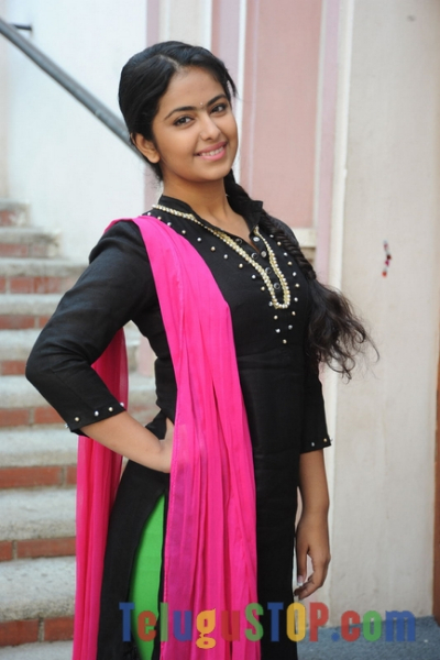 Avika gor latest pics- Photos,Spicy Hot Pics,Images,High Resolution WallPapers Download