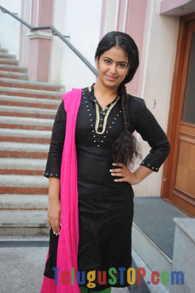 Avika gor latest pics- Photos,Spicy Hot Pics,Images,High Resolution WallPapers Download