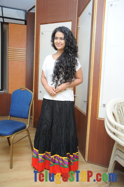 Avika gor new pics- Photos,Spicy Hot Pics,Images,High Resolution WallPapers Download