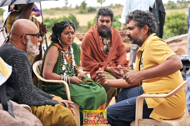 Bahubali movie working stills- Photos,Spicy Hot Pics,Images,High Resolution WallPapers Download