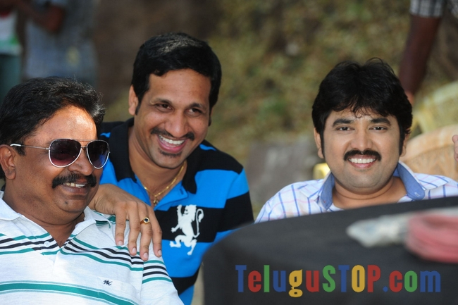 Band balu movie new stills 2- Photos,Spicy Hot Pics,Images,High Resolution WallPapers Download