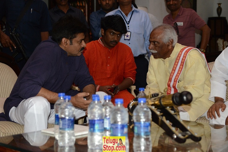 Bandaru dattatreya meets pawan kalyan- Photos,Spicy Hot Pics,Images,High Resolution WallPapers Download