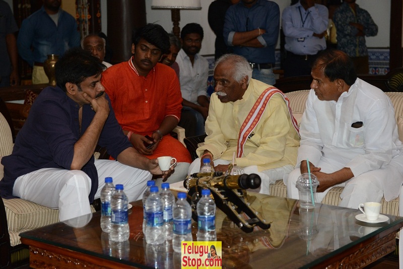 Bandaru dattatreya meets pawan kalyan- Photos,Spicy Hot Pics,Images,High Resolution WallPapers Download