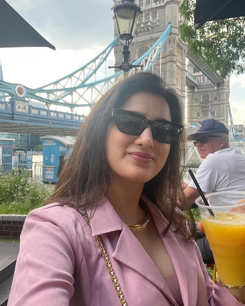 Beauty richa panai is mesmerizing the followers by shooting beauty photos on london bridge-Actressricha, Hot Richa Panai, Richa Panai, Richa Panai Age, Richapanai, Richa Panai Hot Photos,Spicy Hot Pics,Images,High Resolution WallPapers Download