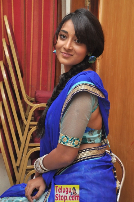 Bhanu sri latest stills- Photos,Spicy Hot Pics,Images,High Resolution WallPapers Download