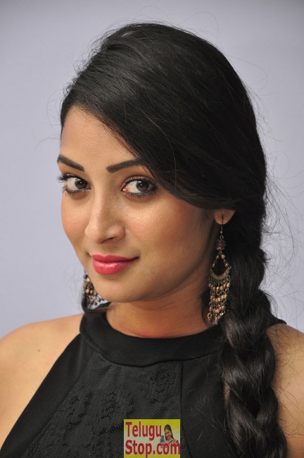 Bhanu sri new pics- Photos,Spicy Hot Pics,Images,High Resolution WallPapers Download