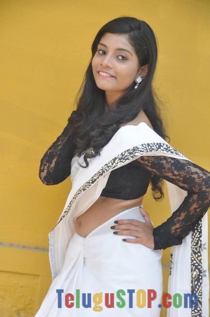 Bindhu latest stills- Photos,Spicy Hot Pics,Images,High Resolution WallPapers Download